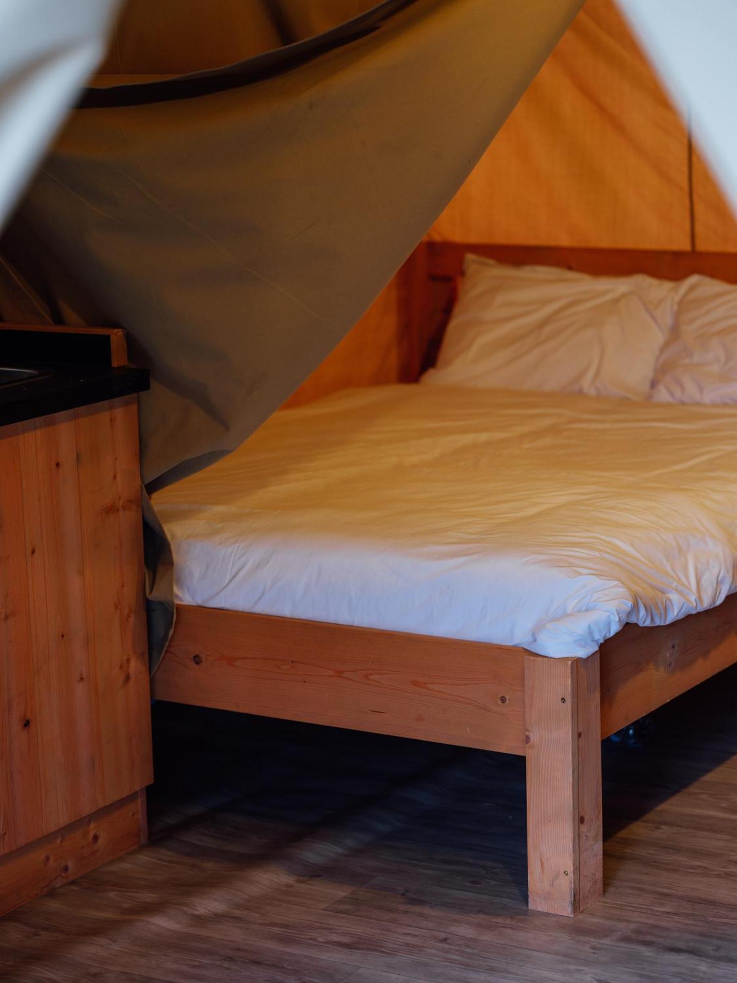 Sunset Retreats Safari Tent Ombersley Luaran gambar